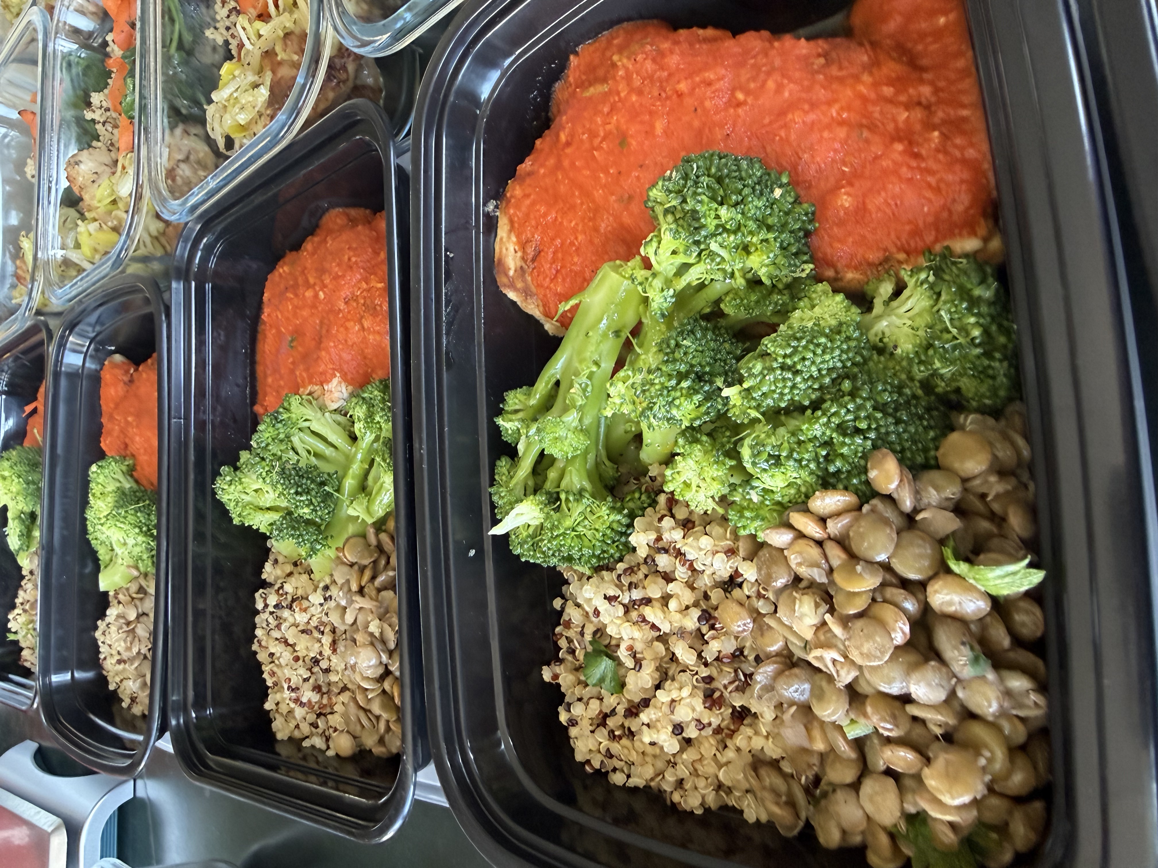 Grilled Chicken with Tomato Sauce, Quinoa, Lentils and Broccoli